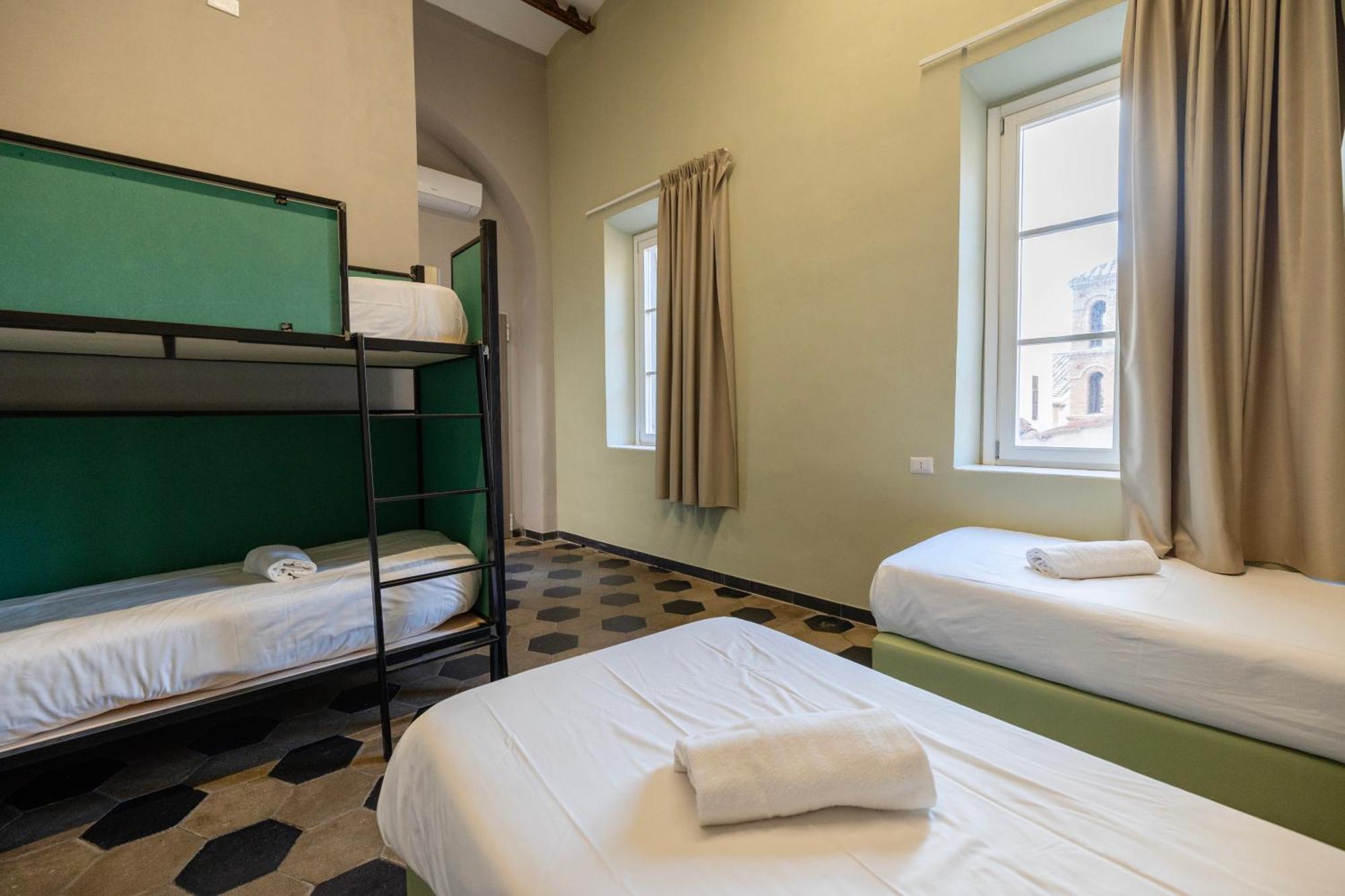 Chambre Familiale avec Salle de Bains Commune