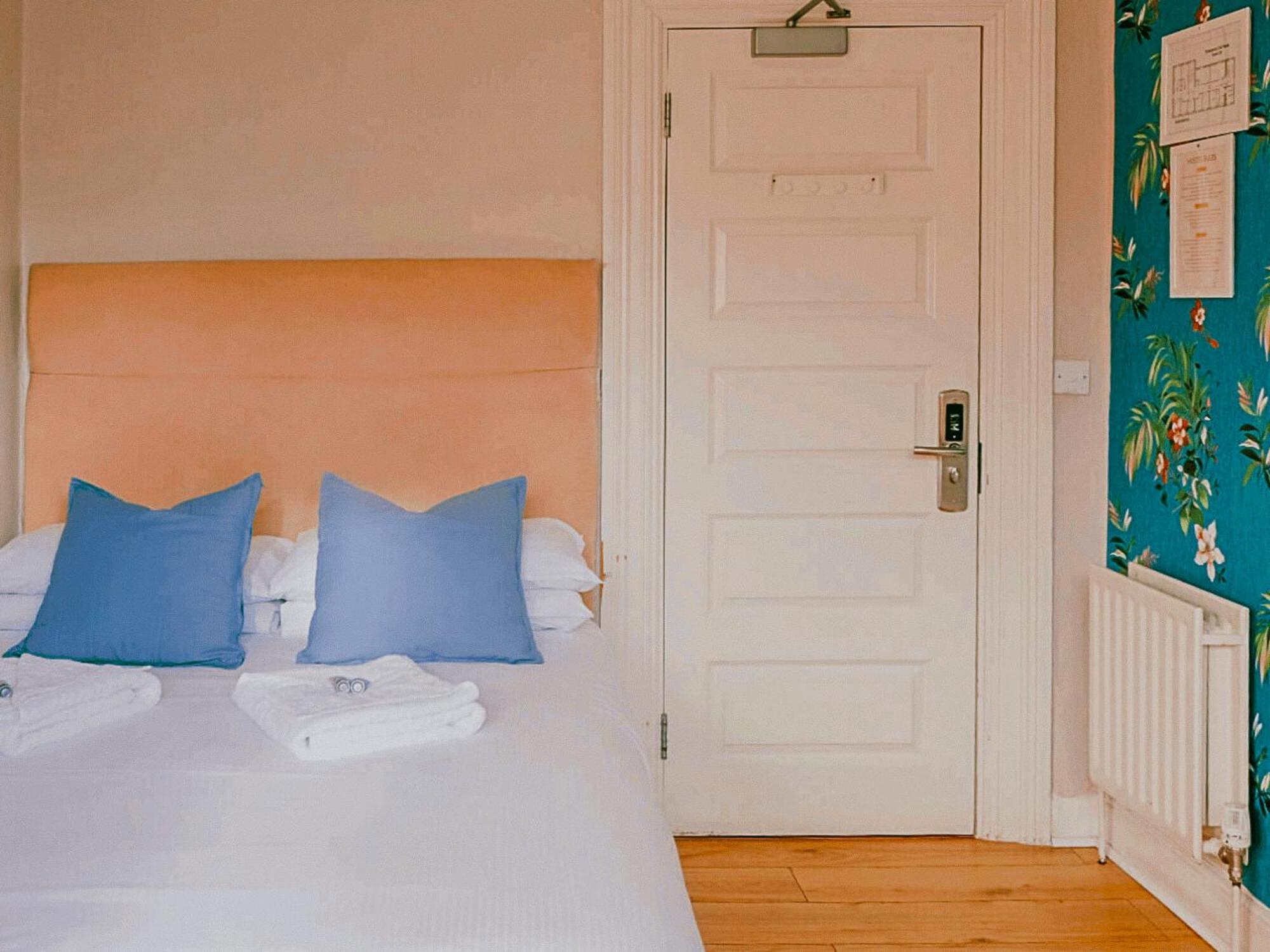 Double Room with Private Bathroom,1672611828:JPEG