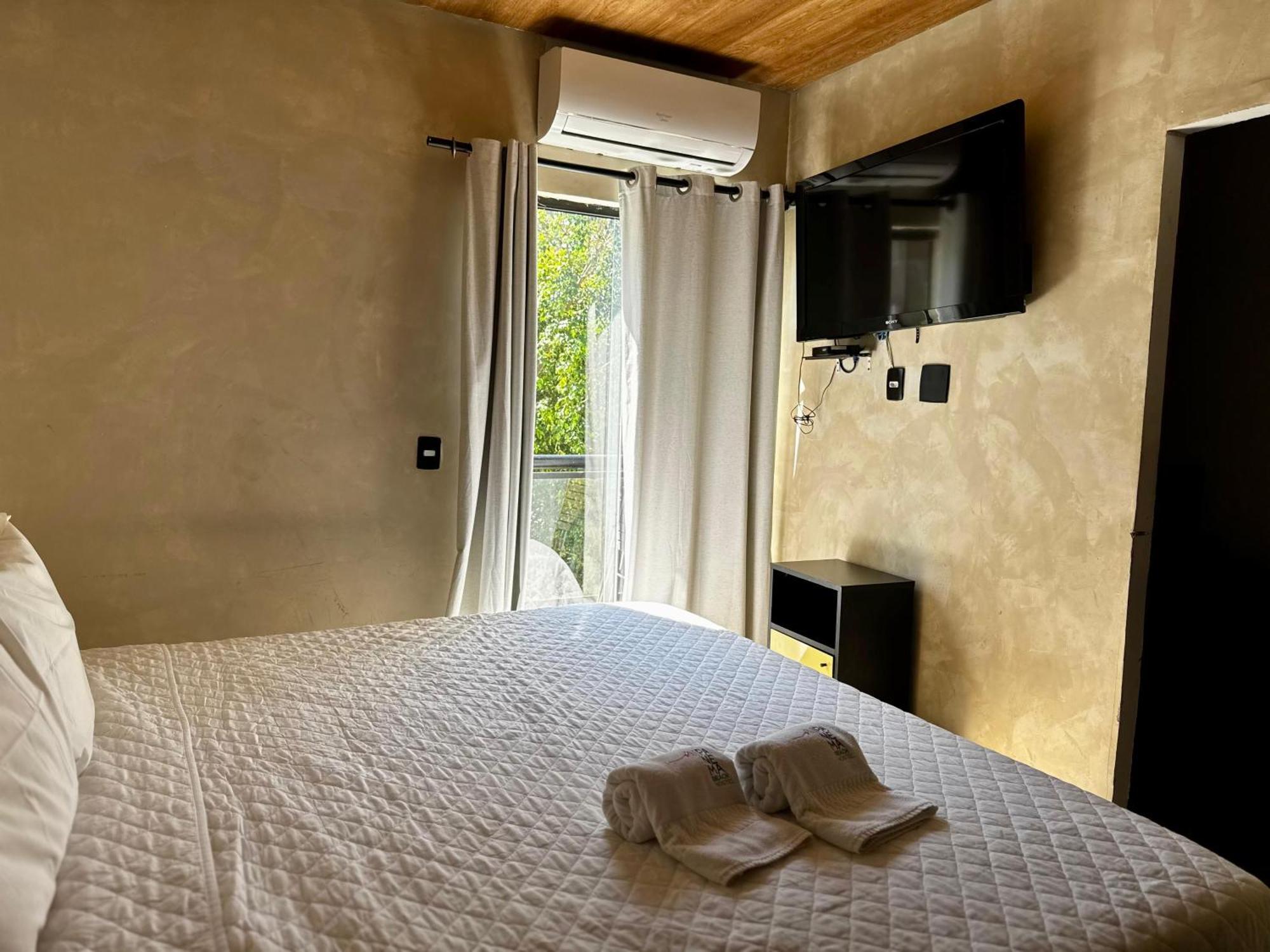 Superior King Suite Street view