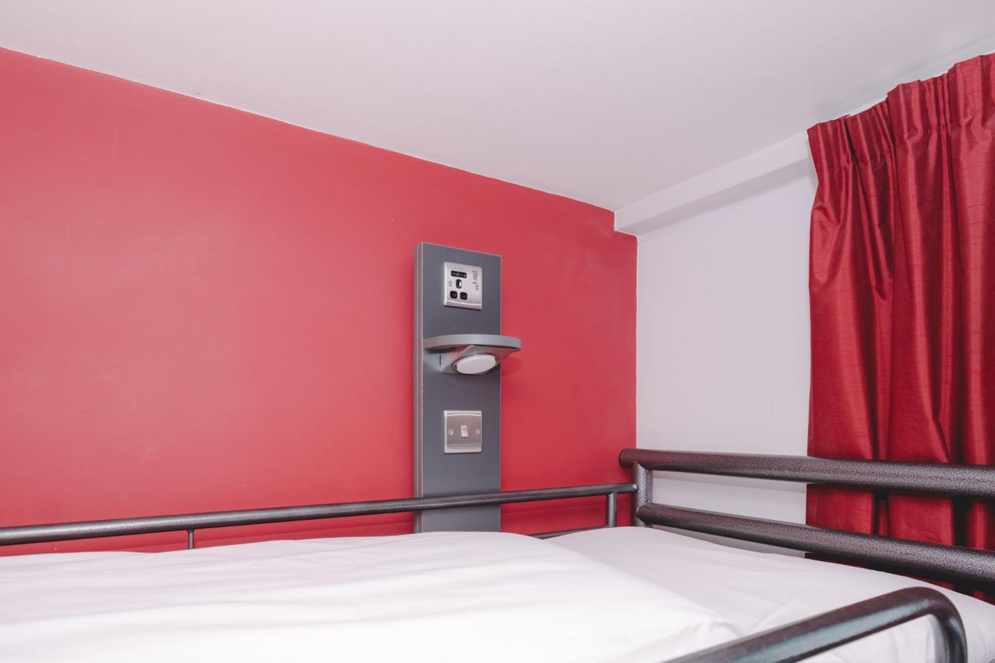 Chambre Quadruple avec Salle de Bains Commune