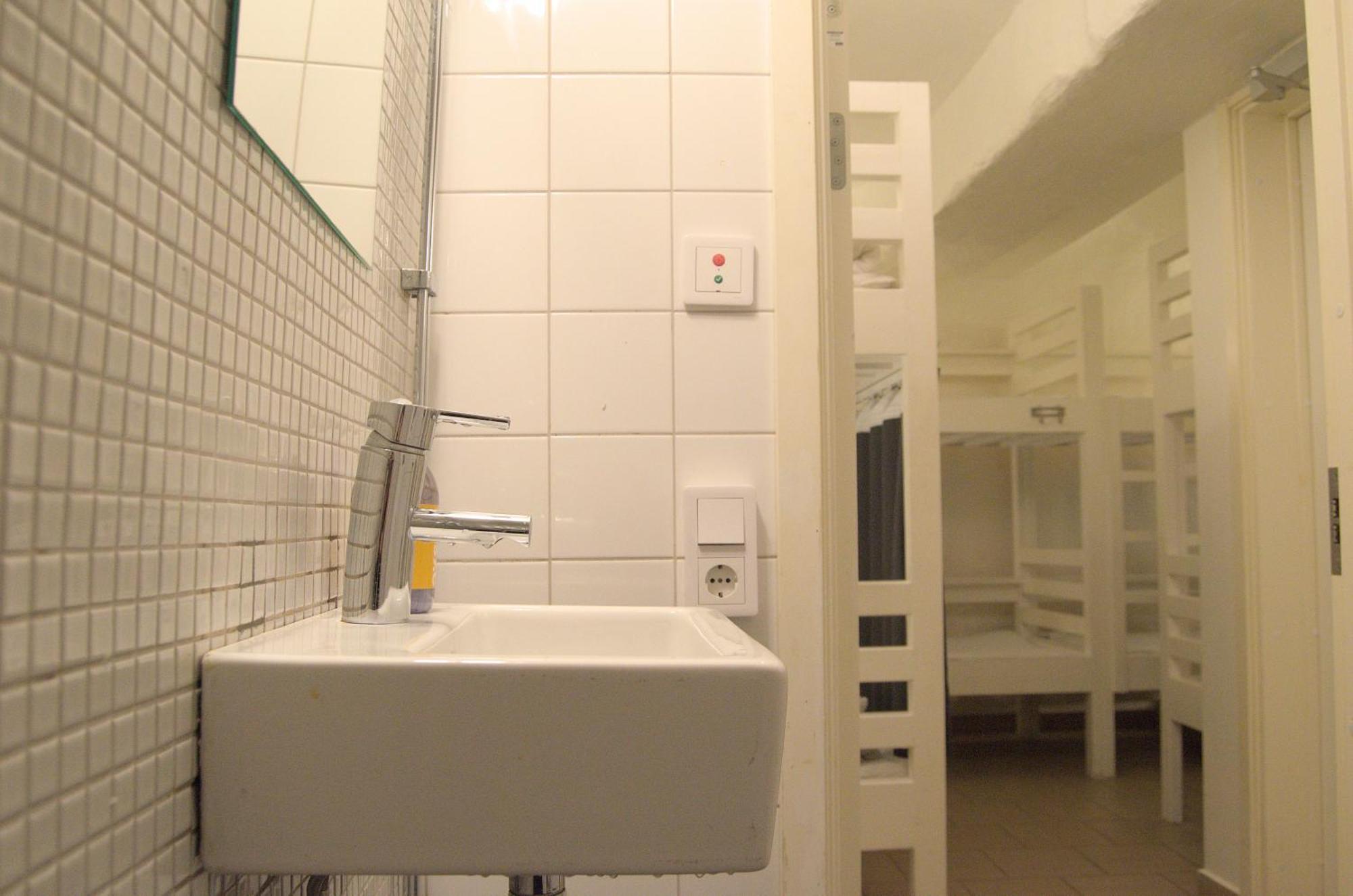 Lit dans Dortoir de 8 Lits