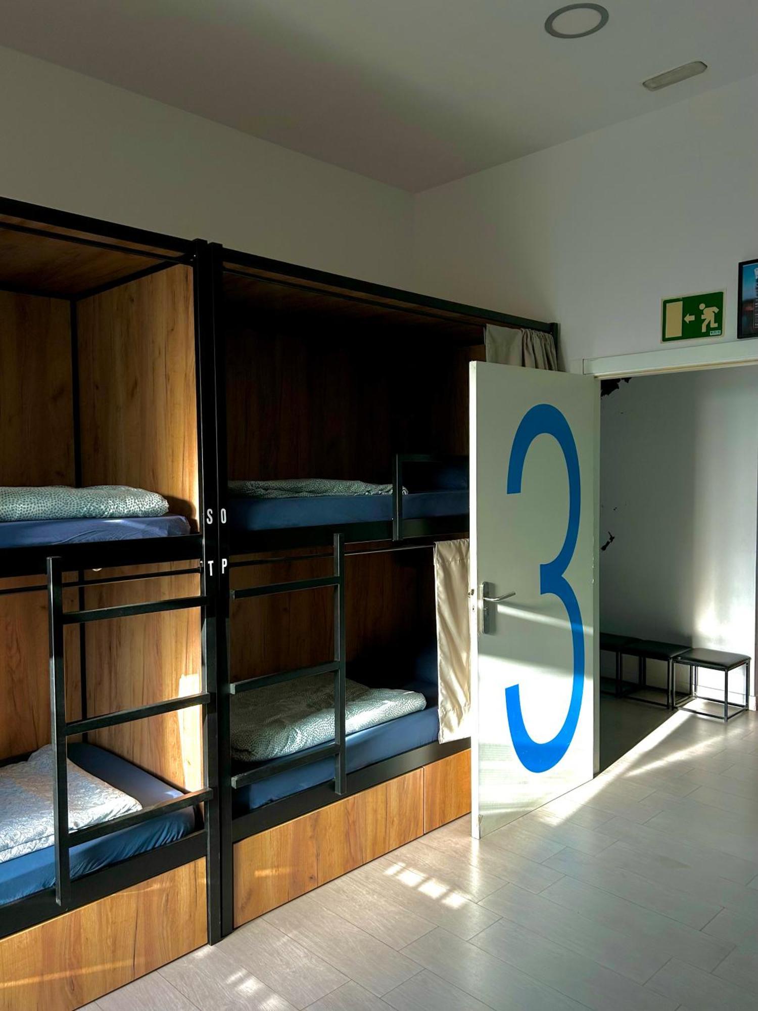 Bed 8-Bed Mixed Dormitory Room