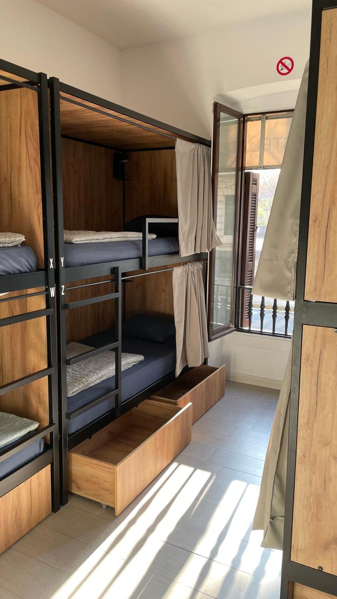 Bed 6-Bed Mixed Dormitory Room