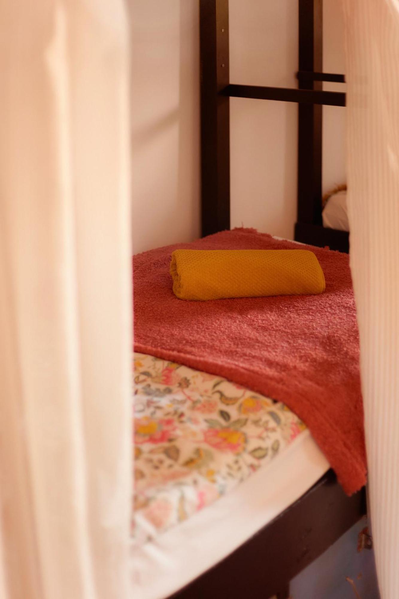 Lit dans Dortoir pour Femmes de 4 Lits