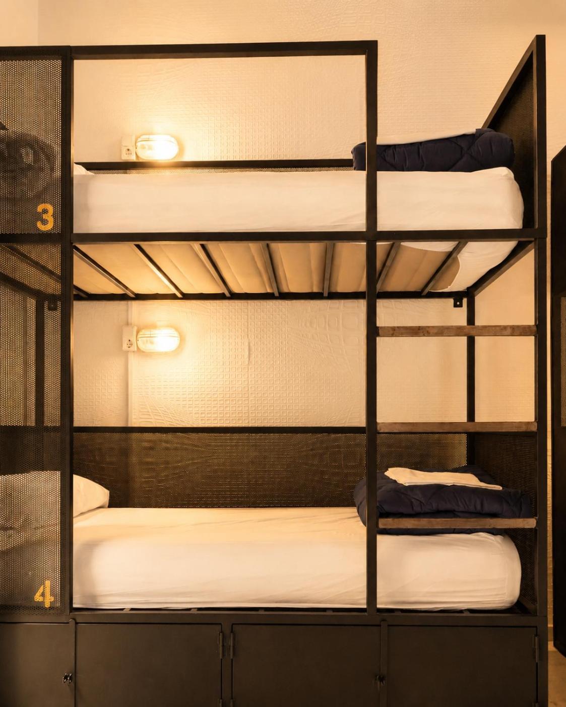 Lit dans Dortoir pour Femmes de 4 Lits
