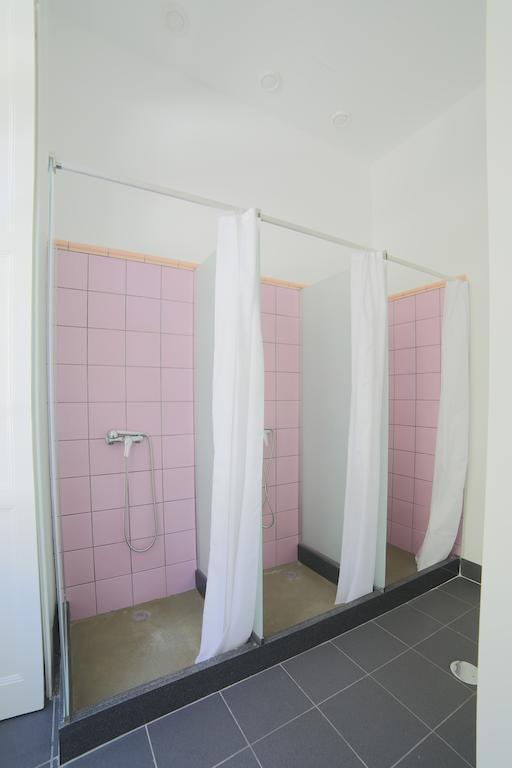 Chambre Quadruple avec Salle de Bains Commune