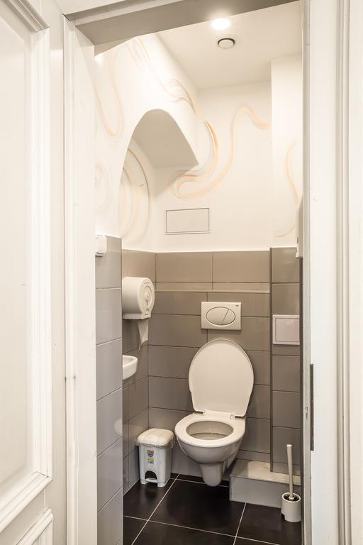 Chambre Lits Jumeaux Économique avec Salle de Bains Commune