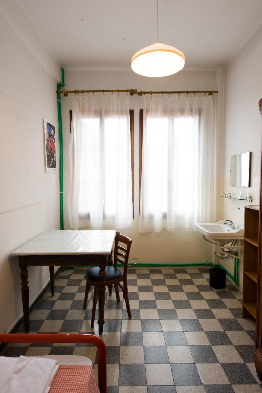 Chambre Simple avec Salle de Bains Commune