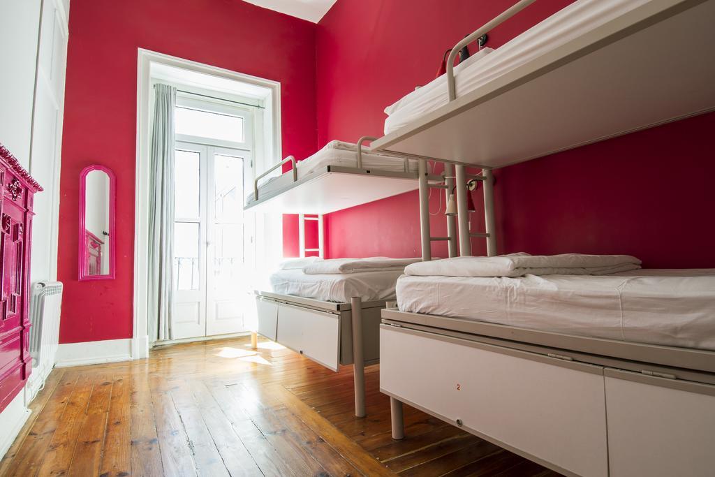 Lit dans Dortoir pour Hommes de 4 Lits