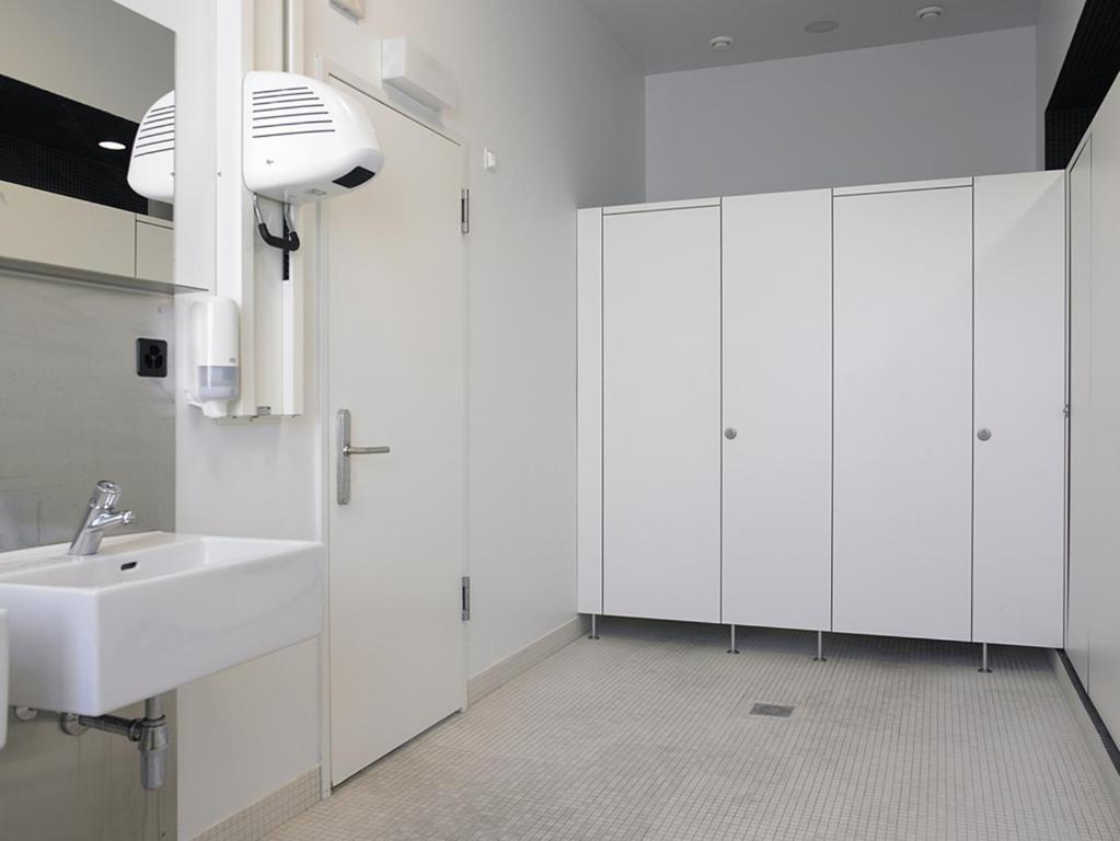 Chambre Triple avec Salle de Bains Commune