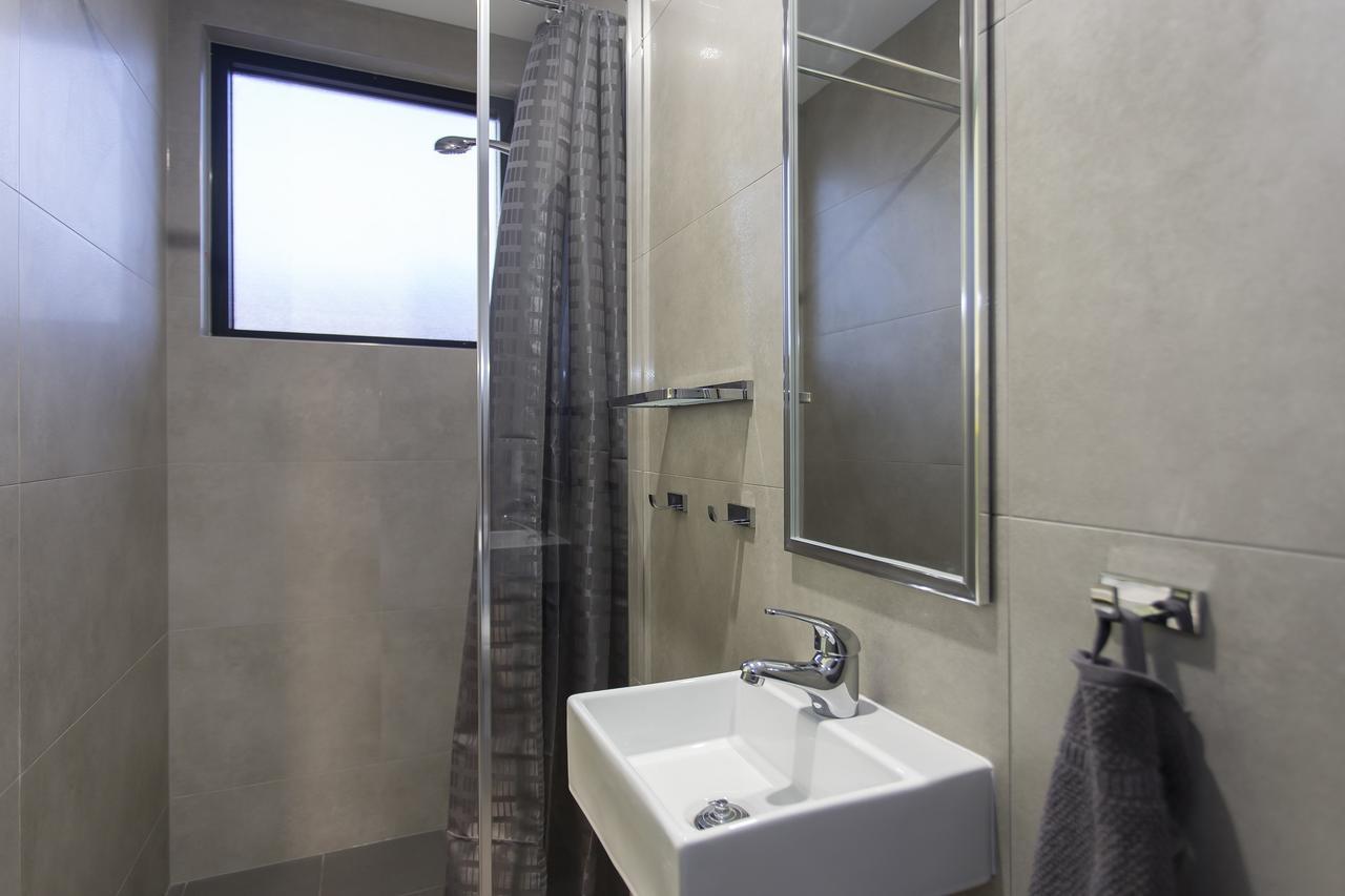 Lit dans Dortoir pour Femmes de 6 Lits avec Salle de Bains Privative