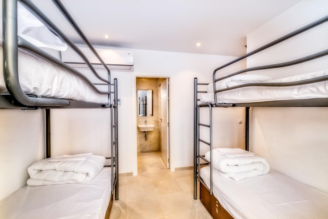 Chambre Quadruple avec Salle de Bains
