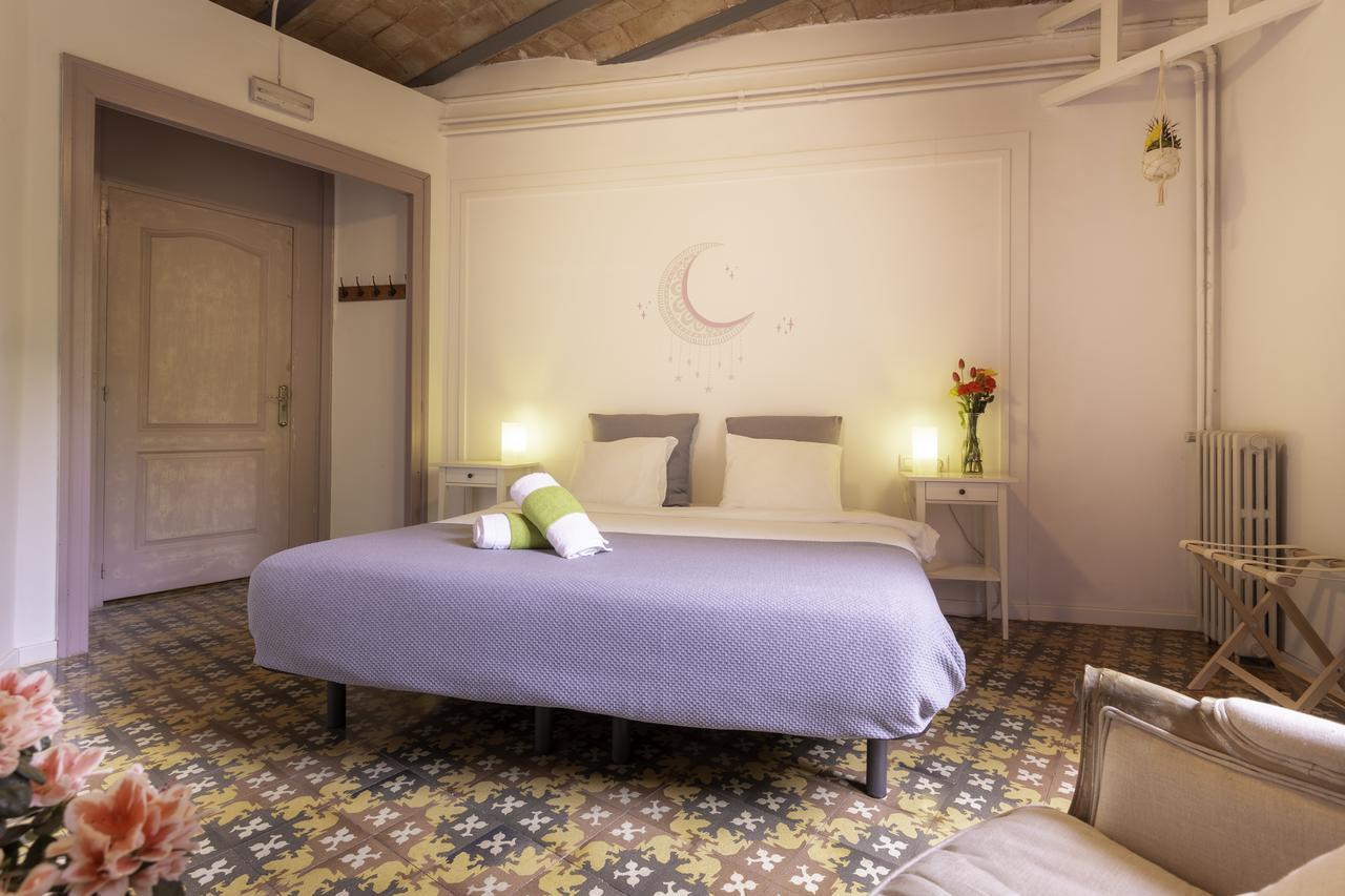 Double Room with Shared Bathroom,663811641:JPEG