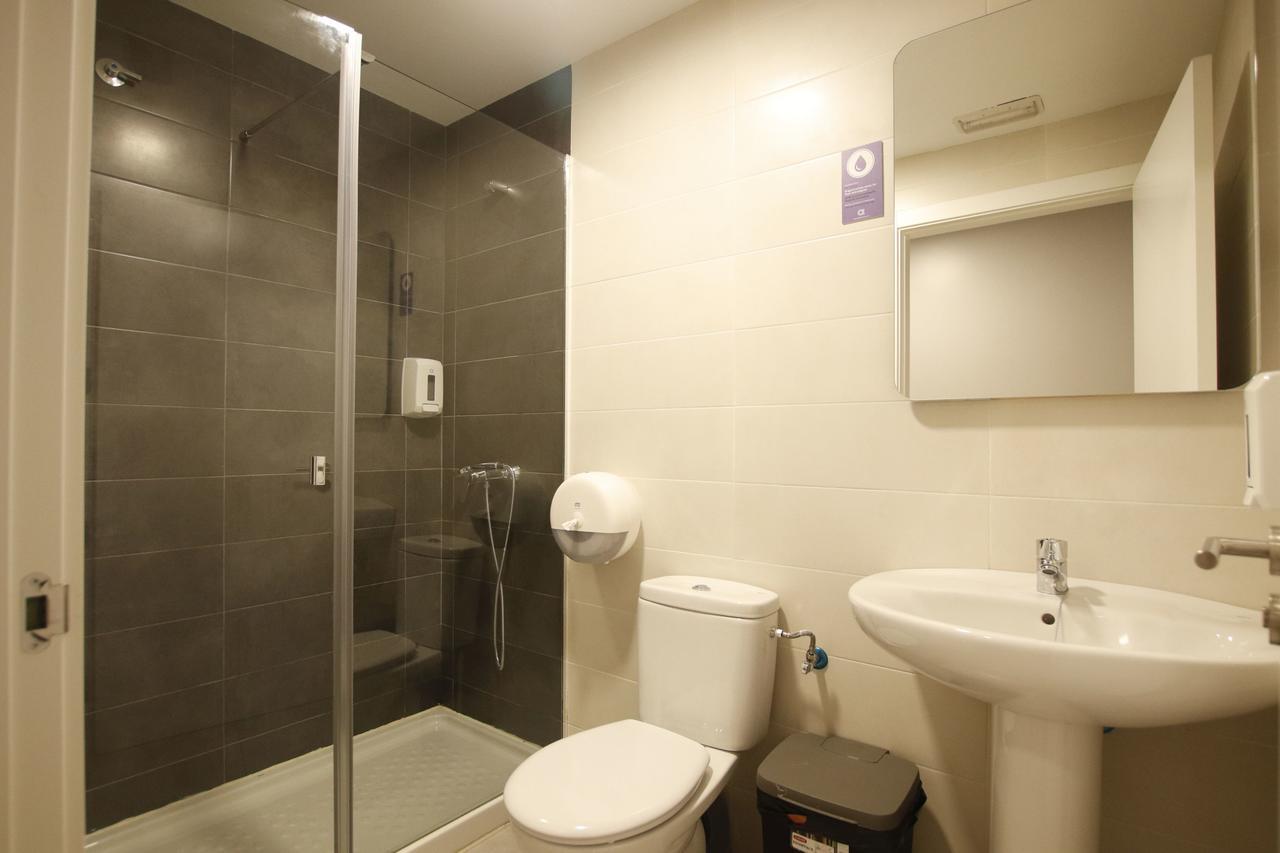 Chambre Triple avec Salle de Bains Privative