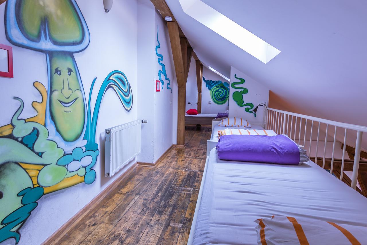 Lit dans Dortoir Mixte de 8 Lits