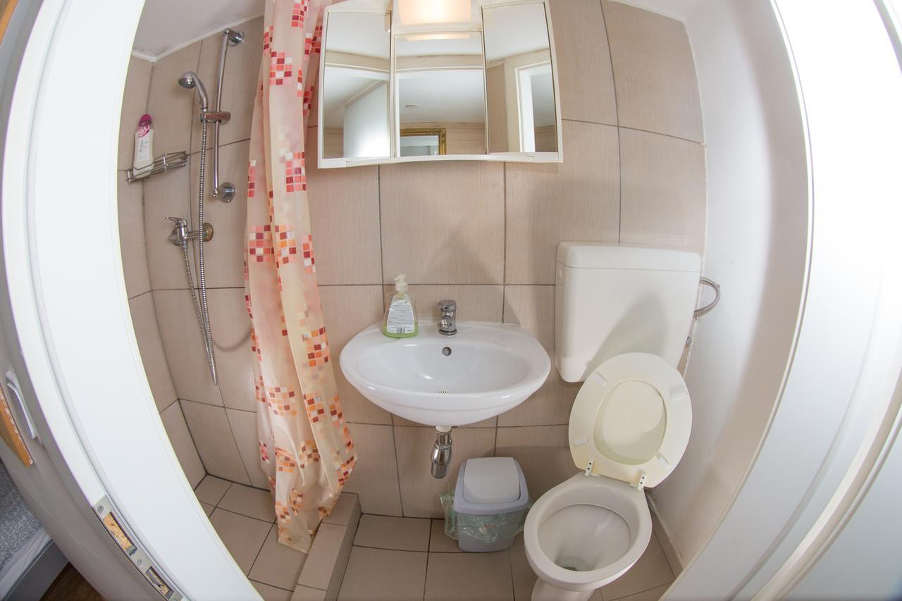 Chambre Quadruple avec Salle de Bains Privative