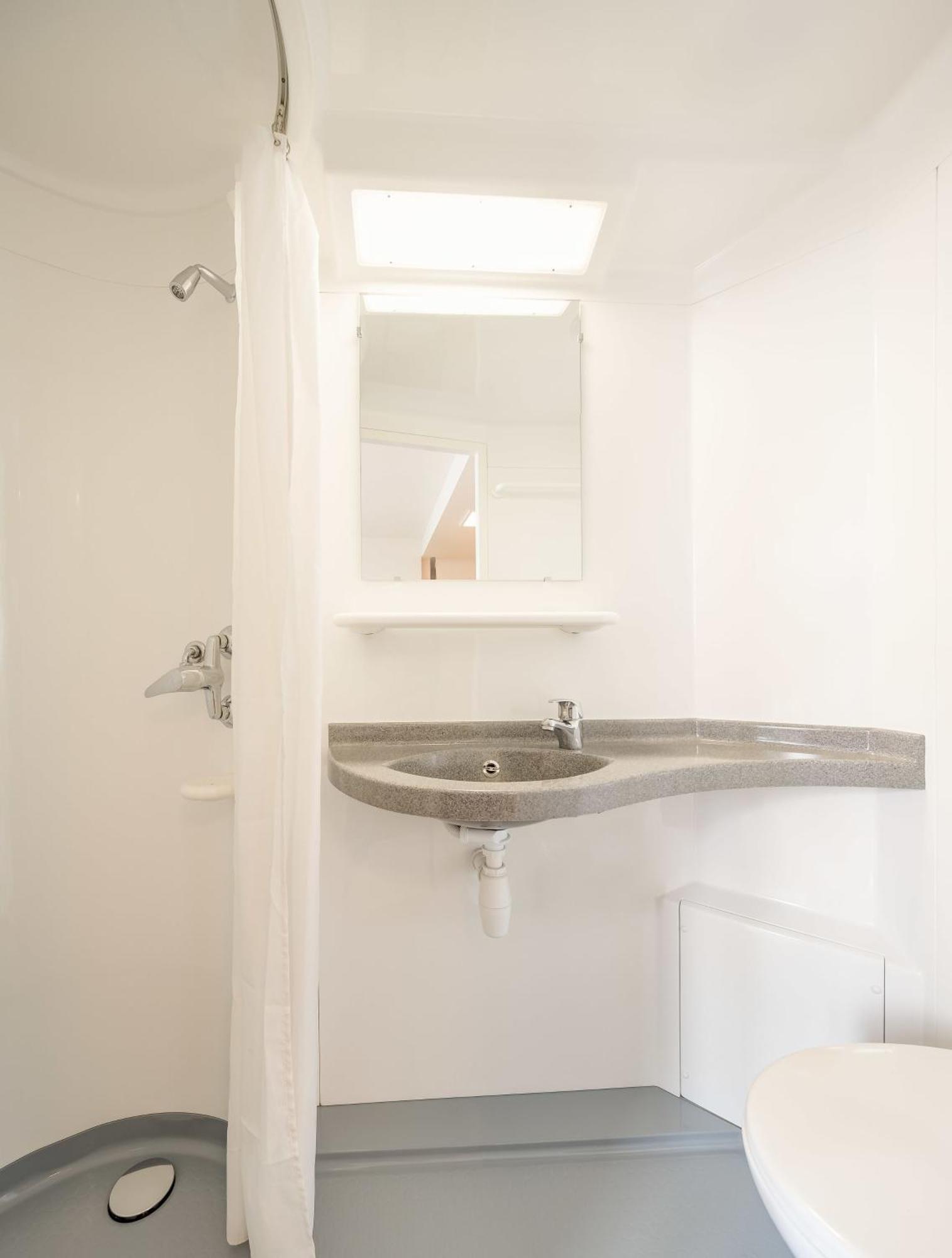 Private 4-Bed Room,836053775:JPEG