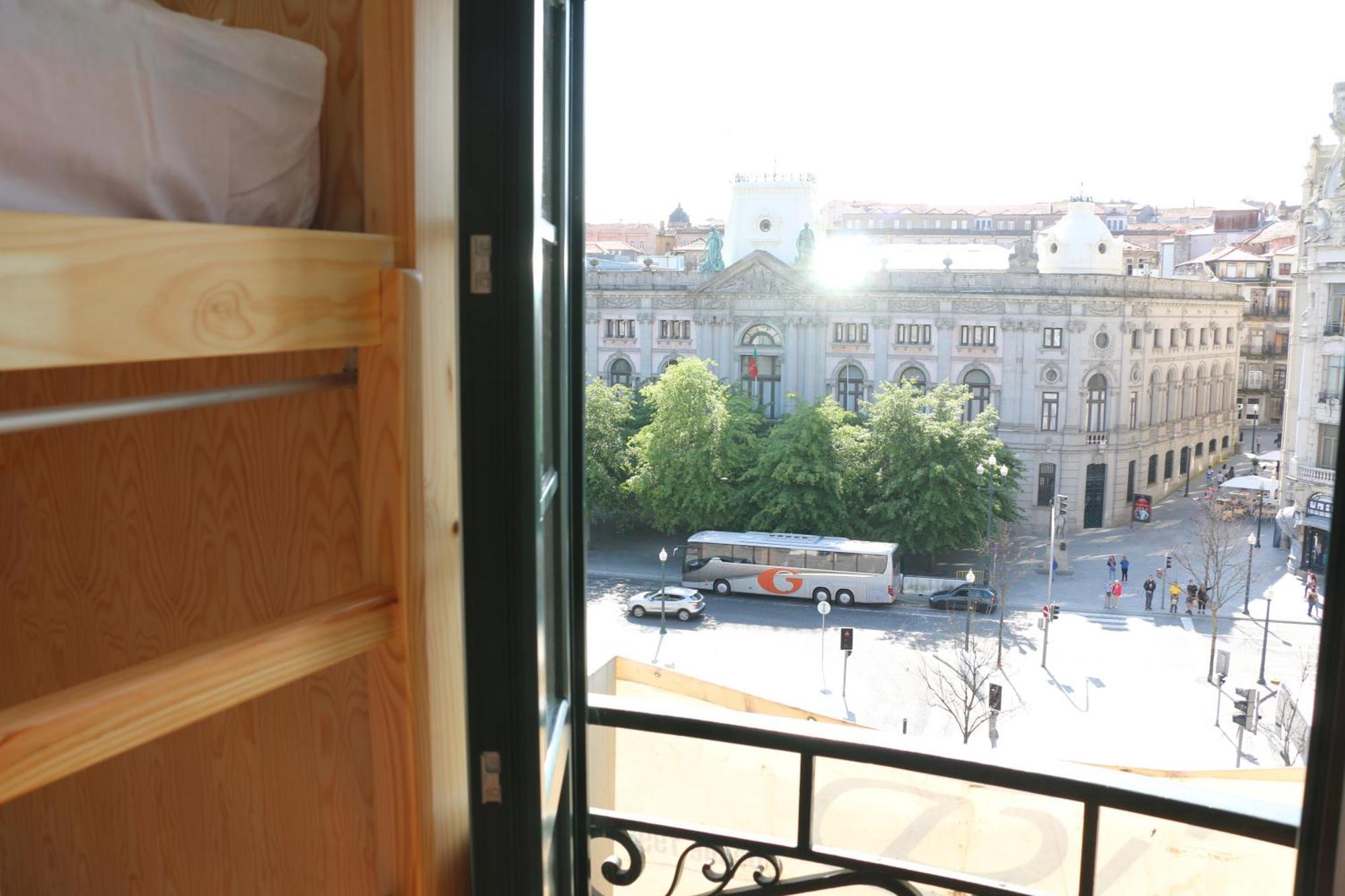 Bed 4-Bed Dormitory Room