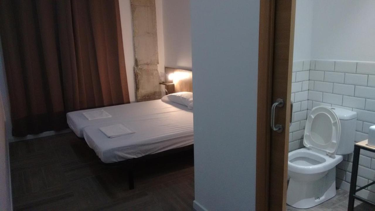Twin Room with Private Bathroom,726655153:JPEG