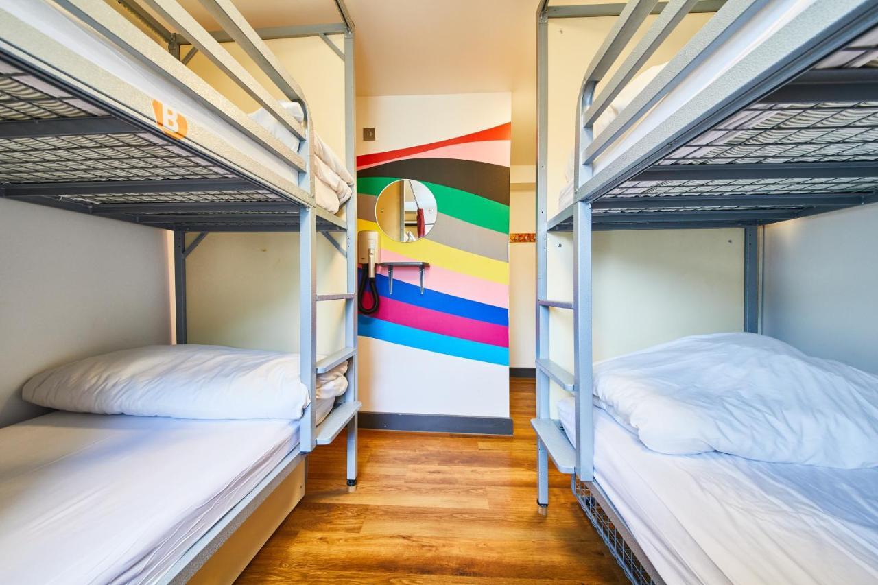 Lit dans Dortoir Mixte de 4 Lits avec Salle de Bains Privée