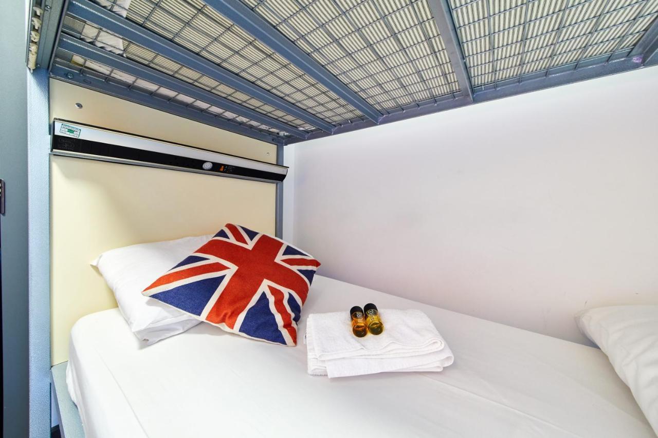 Chambre Privée avec 2 Lits Superposés et Salle de Bains Privative