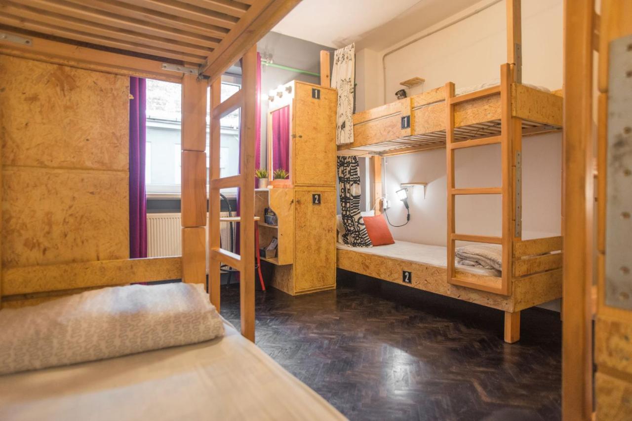 Bunk Bed in 6-Bed Female Dormitory Room