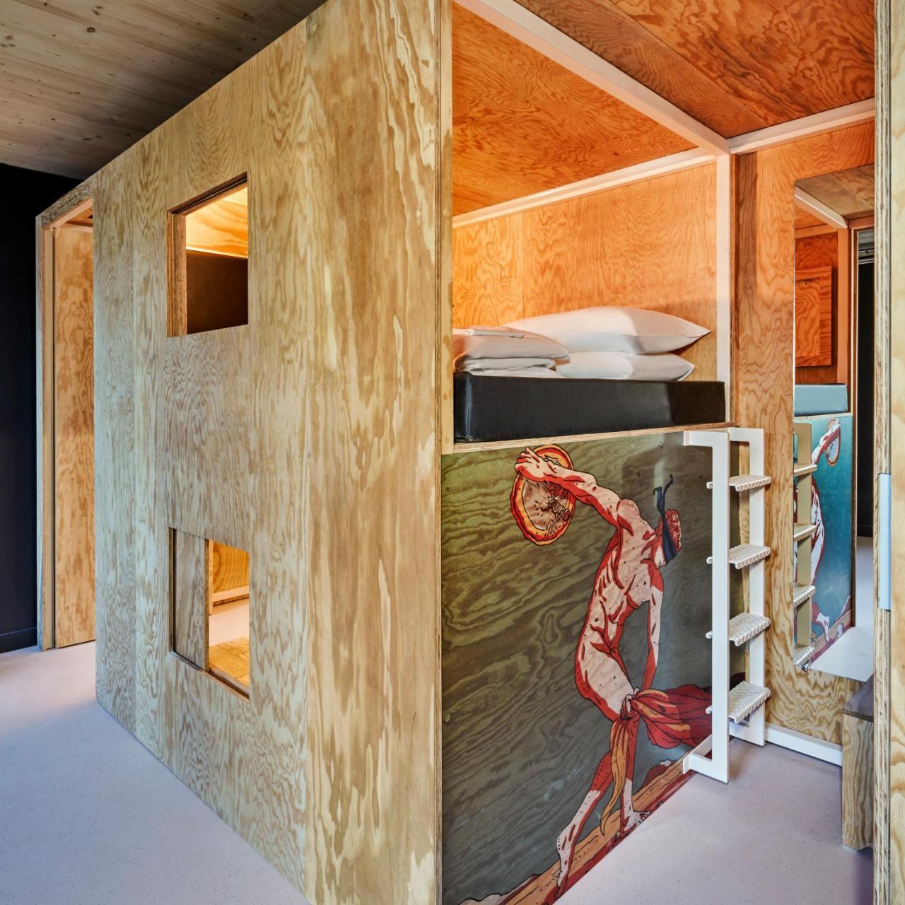 Cabin Room