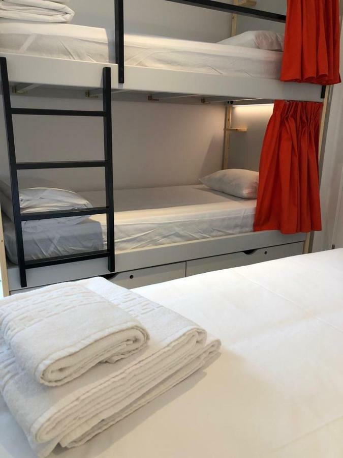 Chambre Familiale avec Salle de Bains Commune