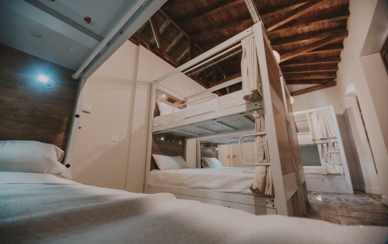 Chambre Familiale avec Salle de Bains (8 Adultes)