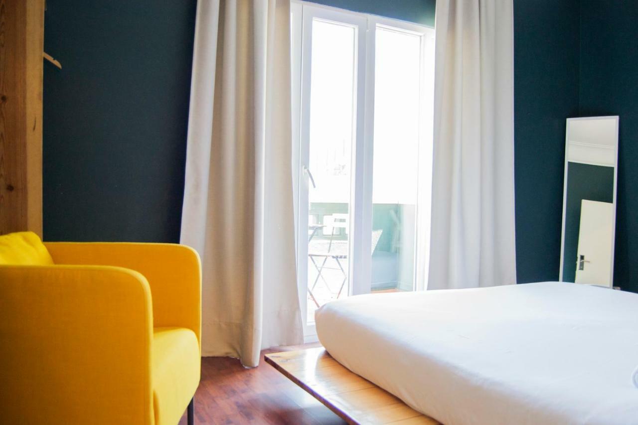 Chambre Double Supérieure avec Balcon et Salle de Bains Commune