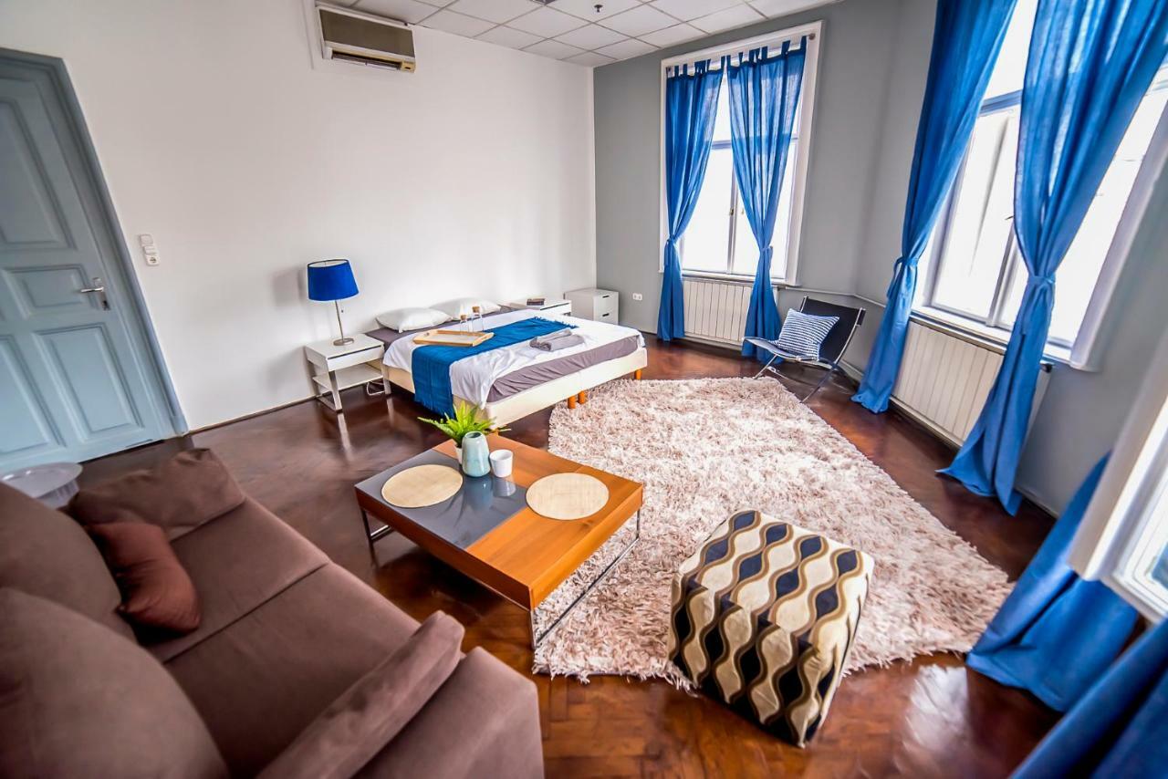 Chambre Double Supérieure avec Salle de Bains Commune