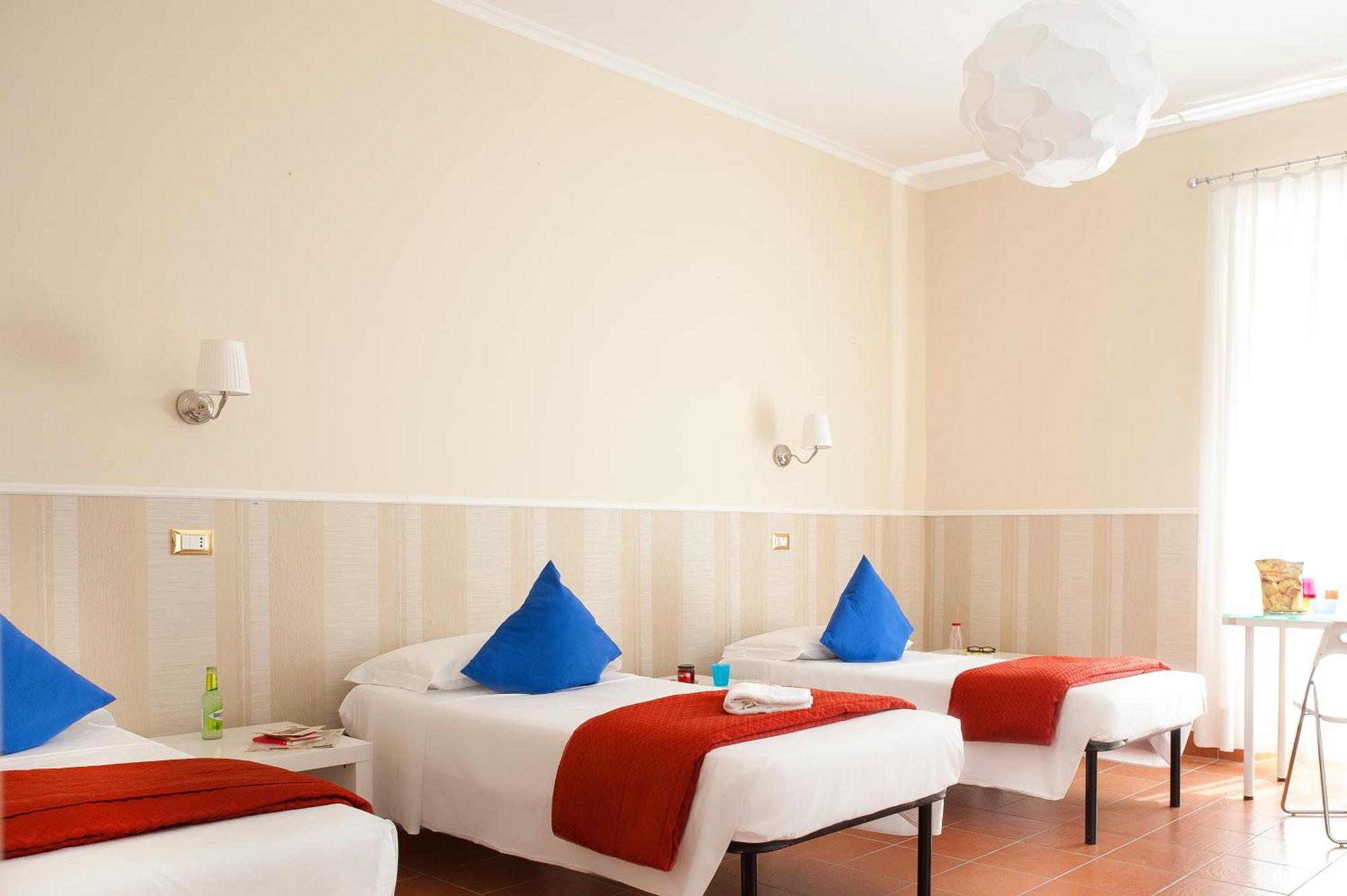 Chambre Triple Basique avec Salle de Bains Commune