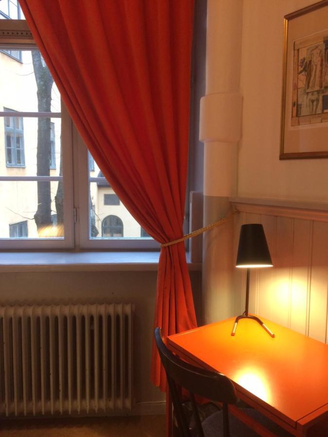 Single Room with Shared Bathroom and Courtyard view,972012130:JPEG