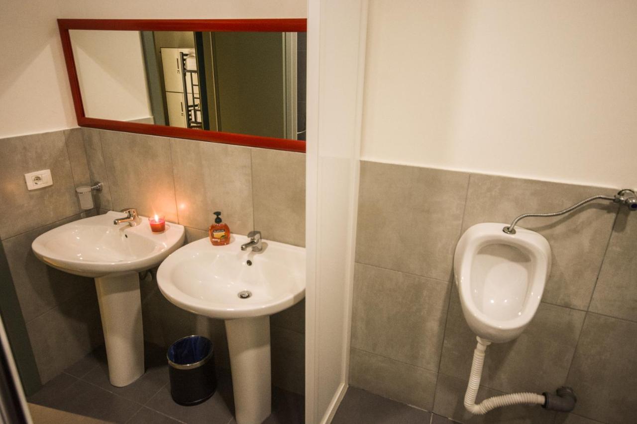 Bed in 6-Bed Female Dormitory Room,939751219:JPEG