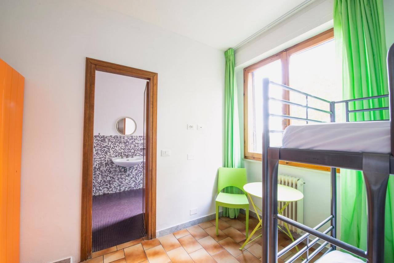 Chambre 6 Lits avec Salle de Bains Privative