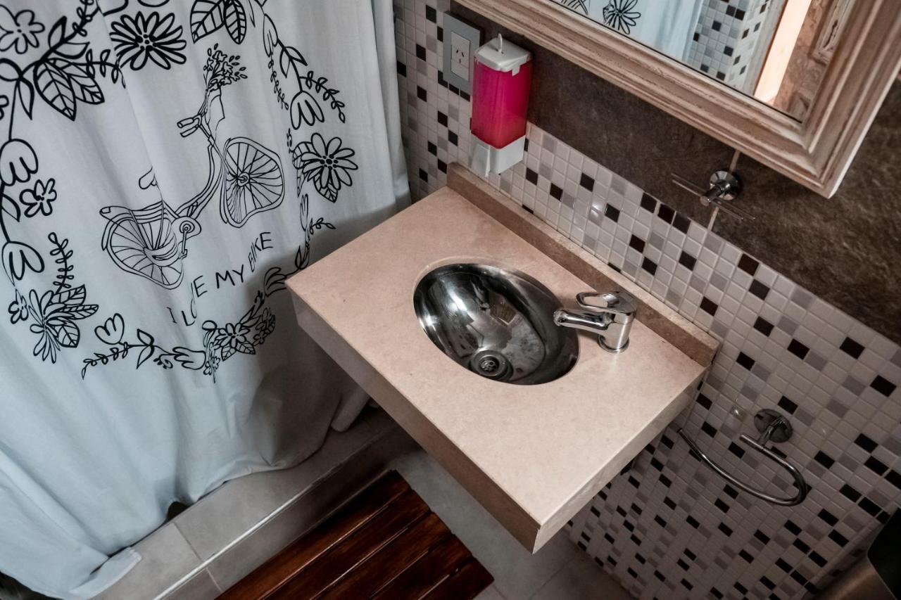 Lit dans Dortoir pour Femmes de 6 Lits