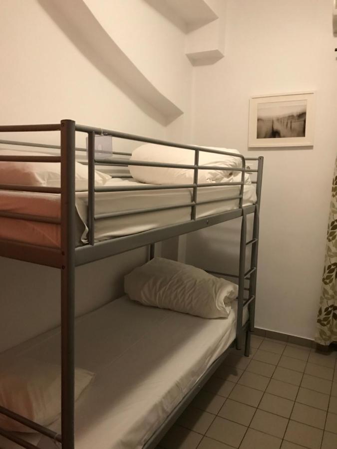 Chambre Lits Jumeaux Superposés avec Salle de Bains Privative