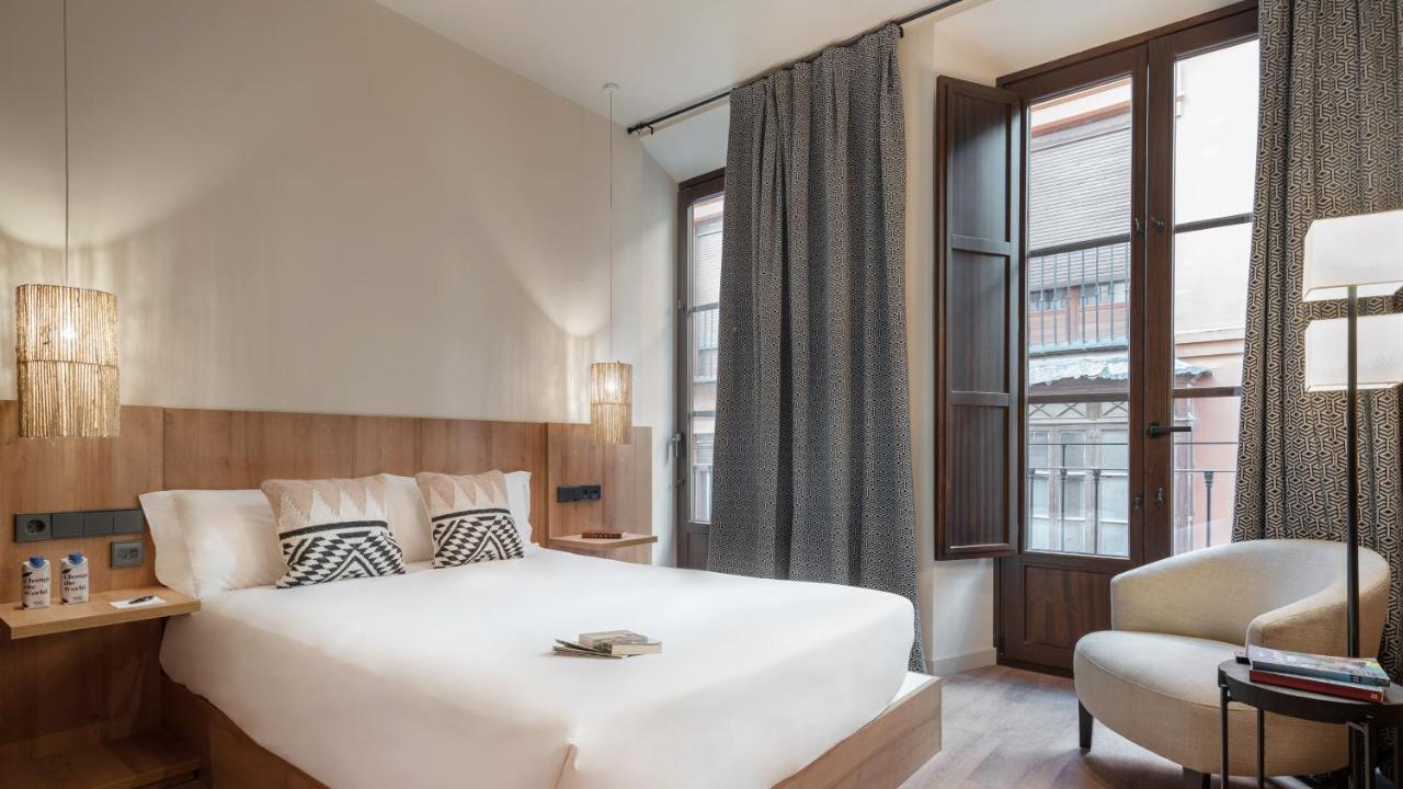 Deluxe Single Room,995367361:JPEG