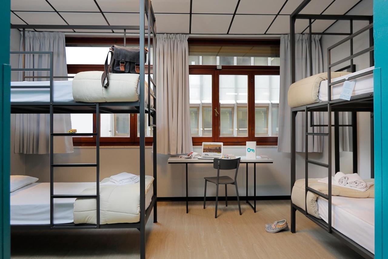 Lit dans Dortoir pour Femmes de 6 Lits