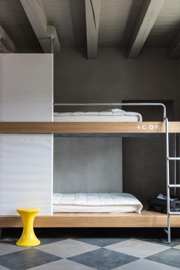 Lit dans Dortoir pour Femmes de 4 Lits