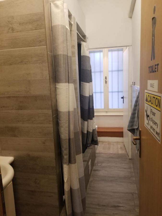 Lit Superposé dans Dortoir pour Femmes