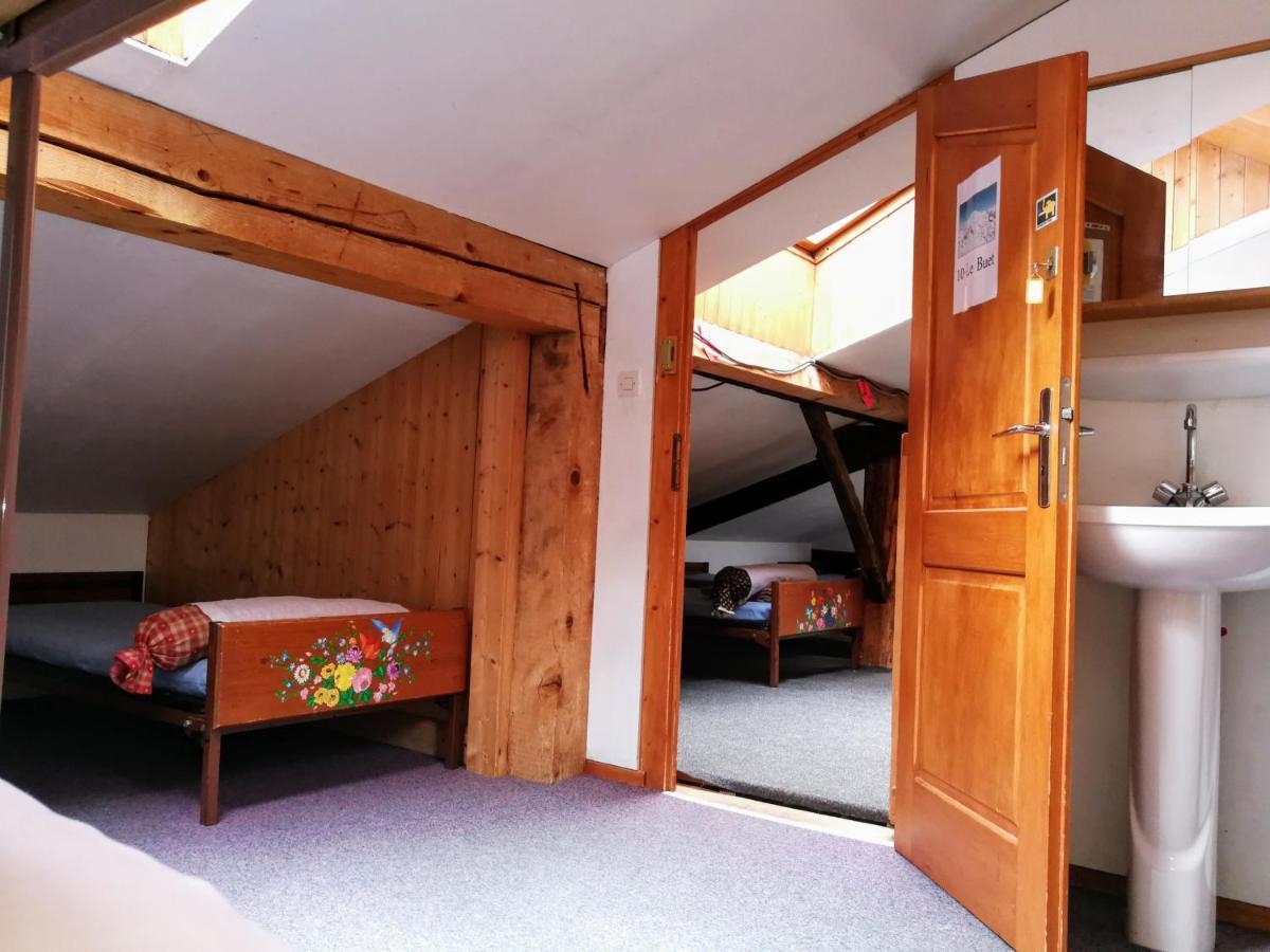 Lit dans Dortoir Mixte de 4 Lits