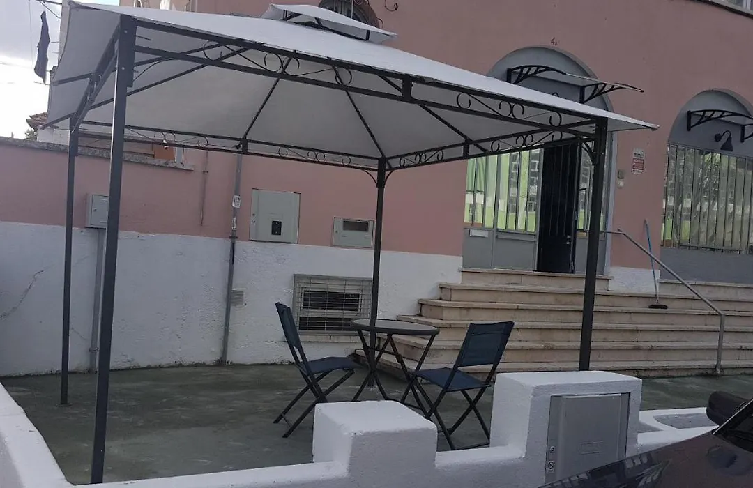 Lisbon Hostel Terminal 3-1