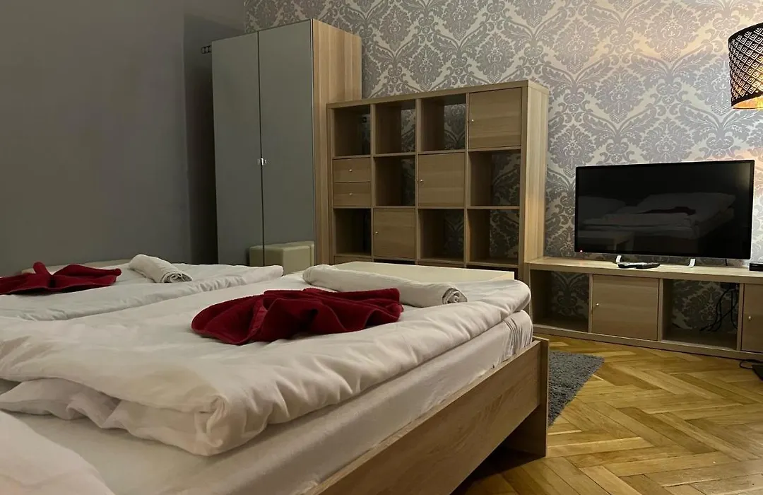 Globe Hostel Prague Adults Only-1