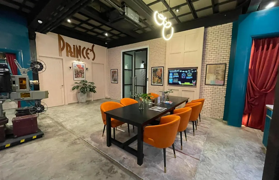 Prince Theatre Heritage Stay Hostel - Silom-1