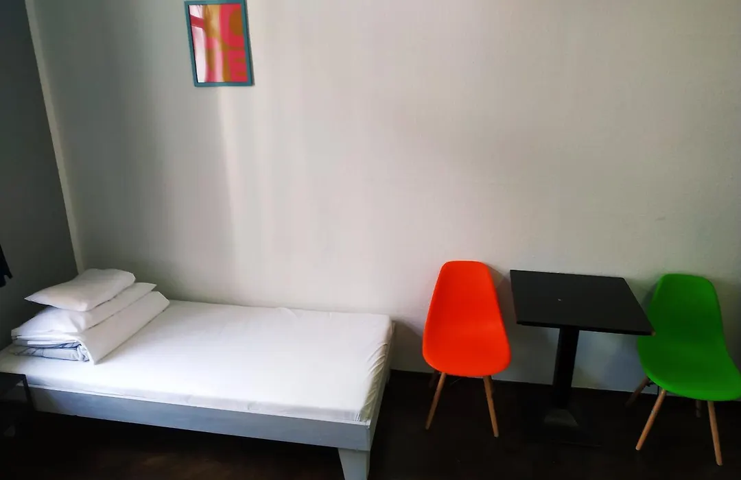 2B Hostel & Rooms-1
