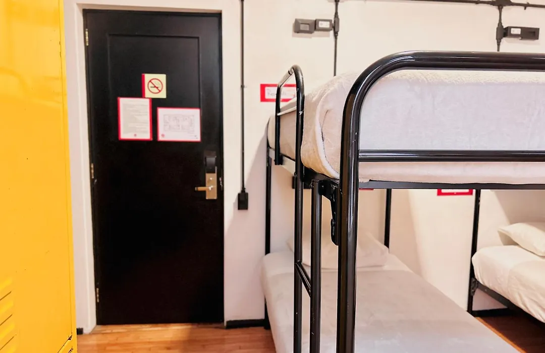 Hostel Mundo Joven Catedral-1