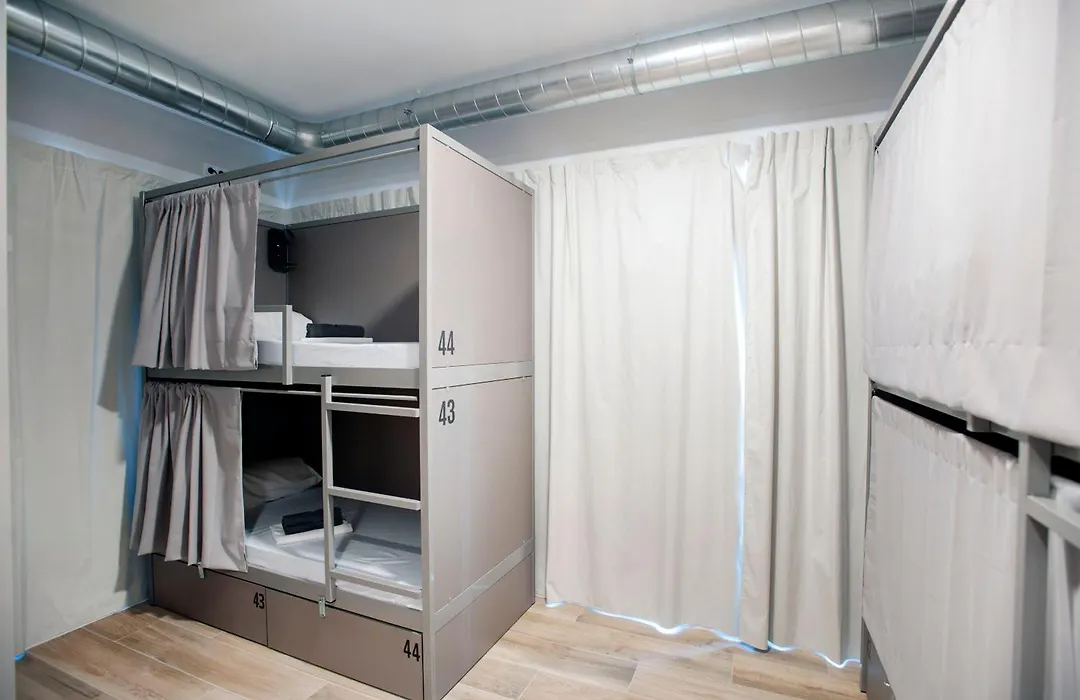 Hostel Dos Estaciones - Albergue Juvenil - Free Towels, Coffee & Tea, Remote Check-In-1
