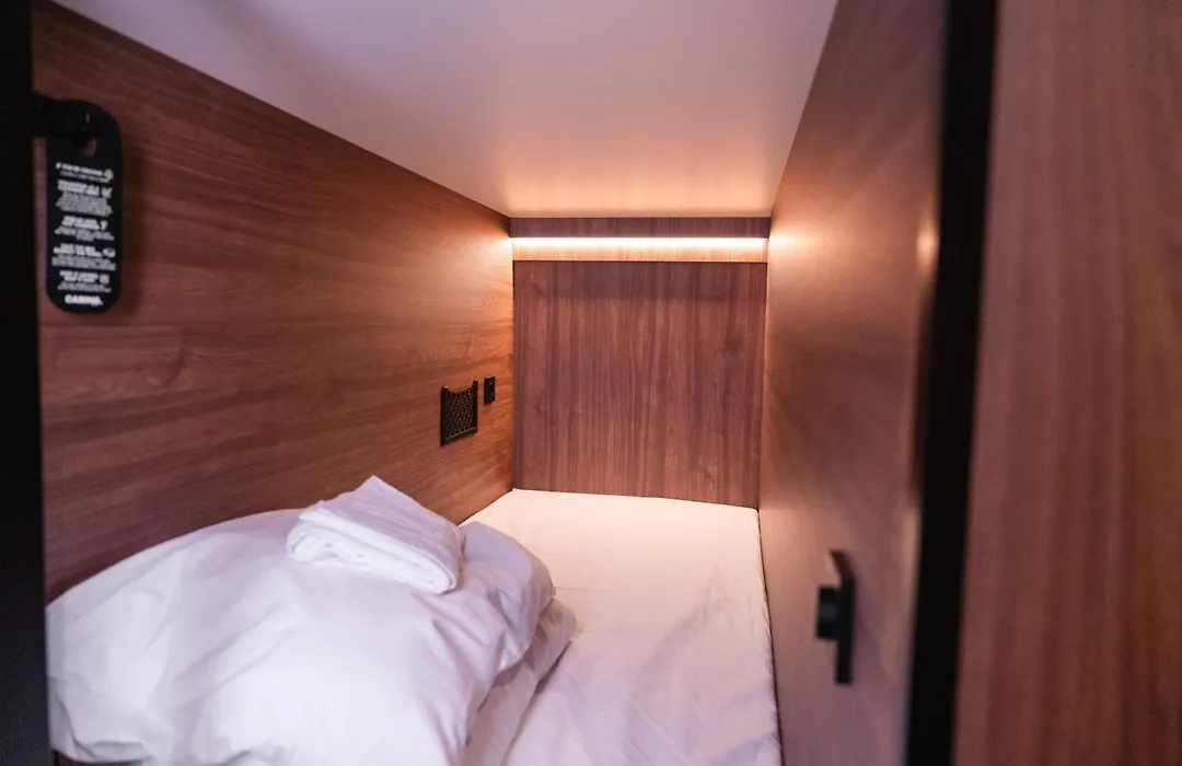 Cabins Hotel Amsterdam-1