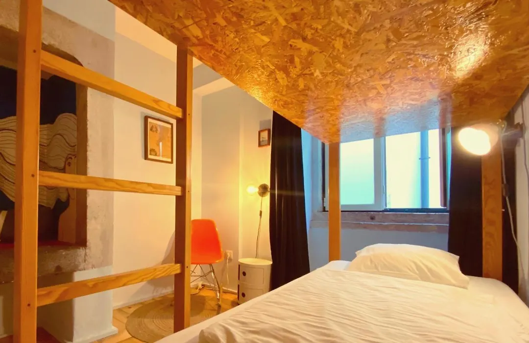 Goodnight Hostel-1